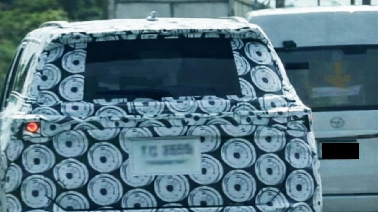 New Toyota Fortuner Seen Testing