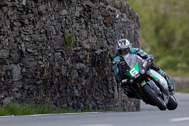 Michael Dunlop on the way to victory at the IOM TT Supersport Race