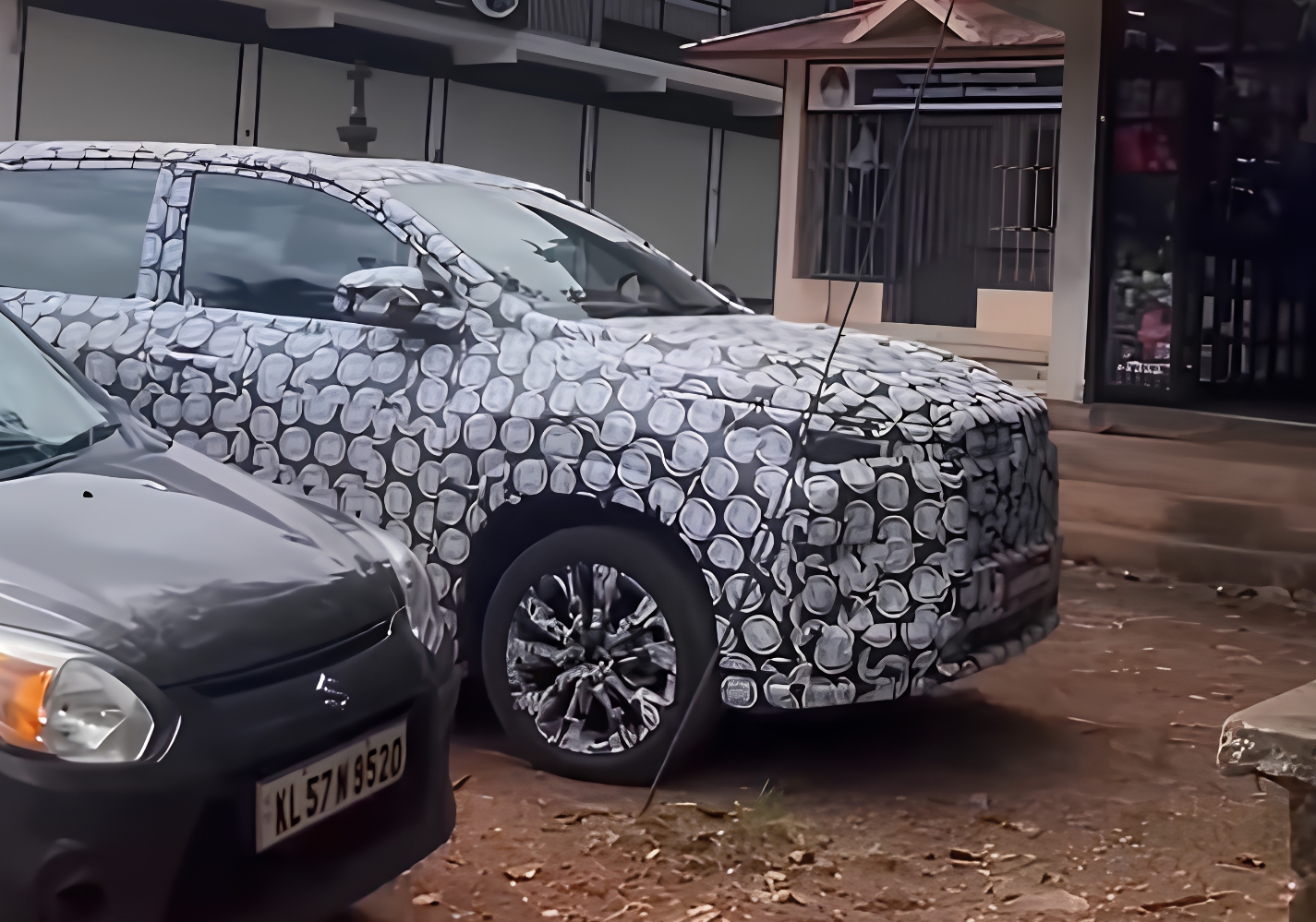 Toyota Innova Hycross Facelift Caught Testing Ahead of Exciting 2027 Launch